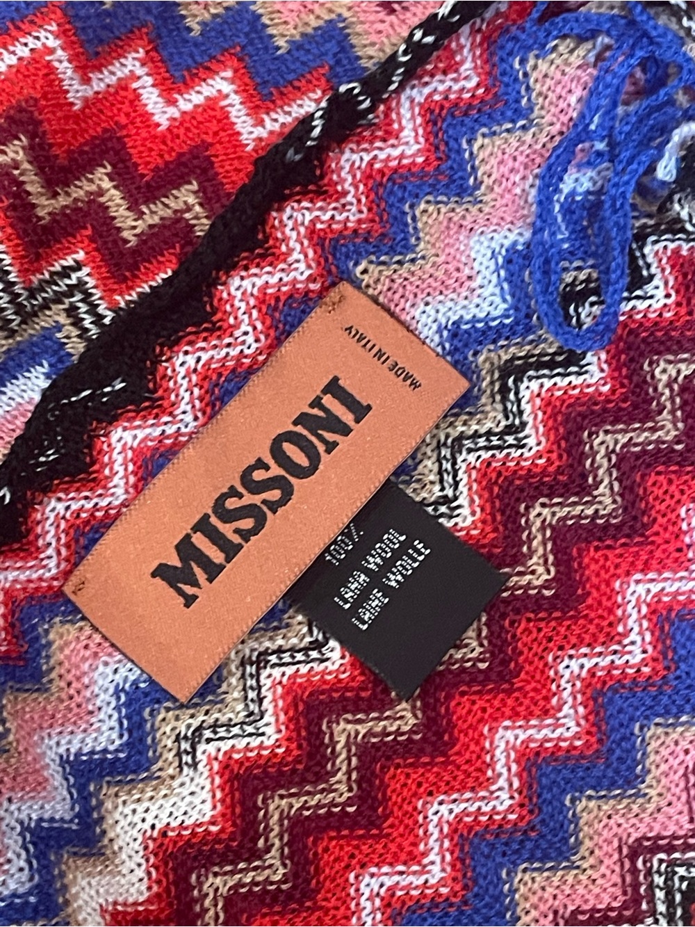 NWOT~MISSONI~Zigzag Fringe Scarf/Shawl, 70"x25", Pink/Red Multi - Picture 3 of 6